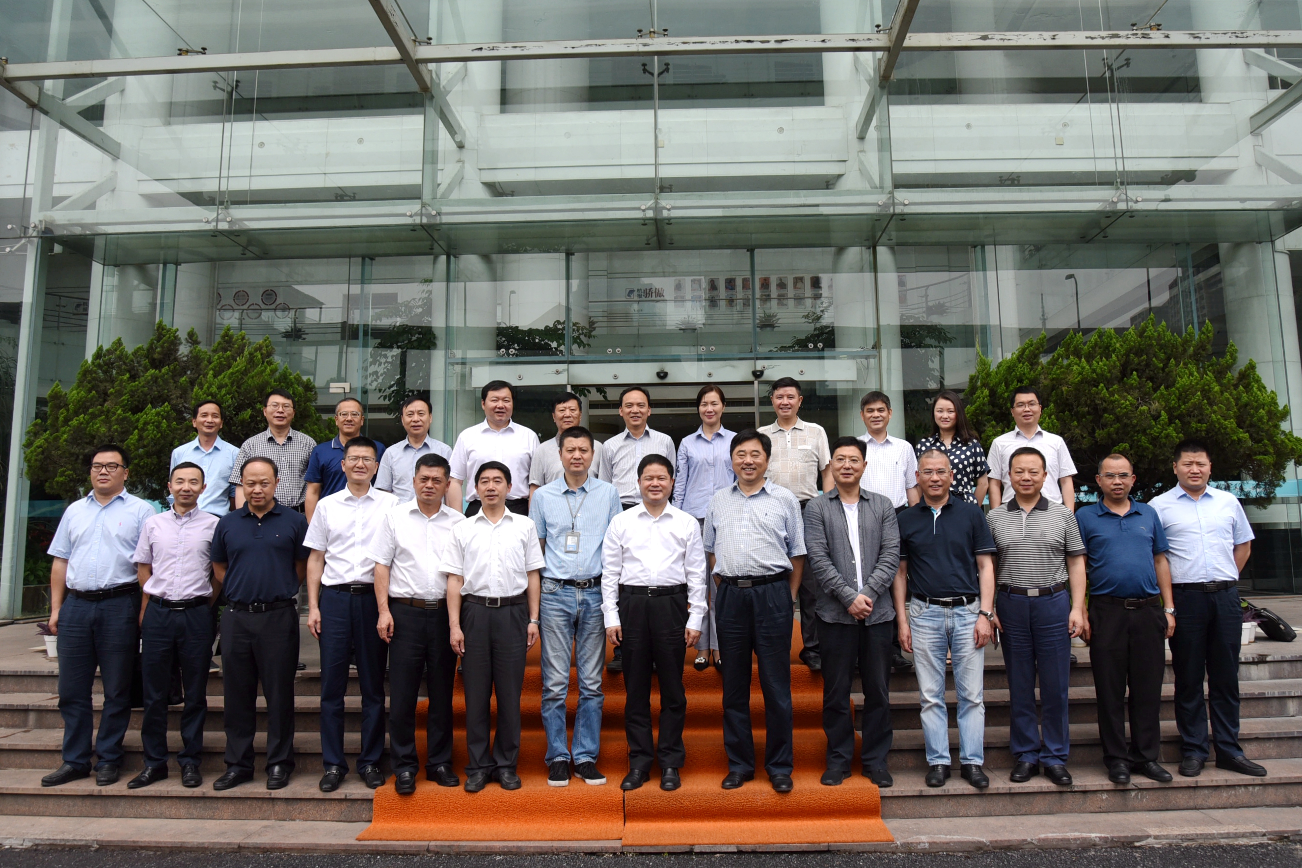 贵州省黔西南州委书记刘文新一行莅临开云（中国）交流座谈