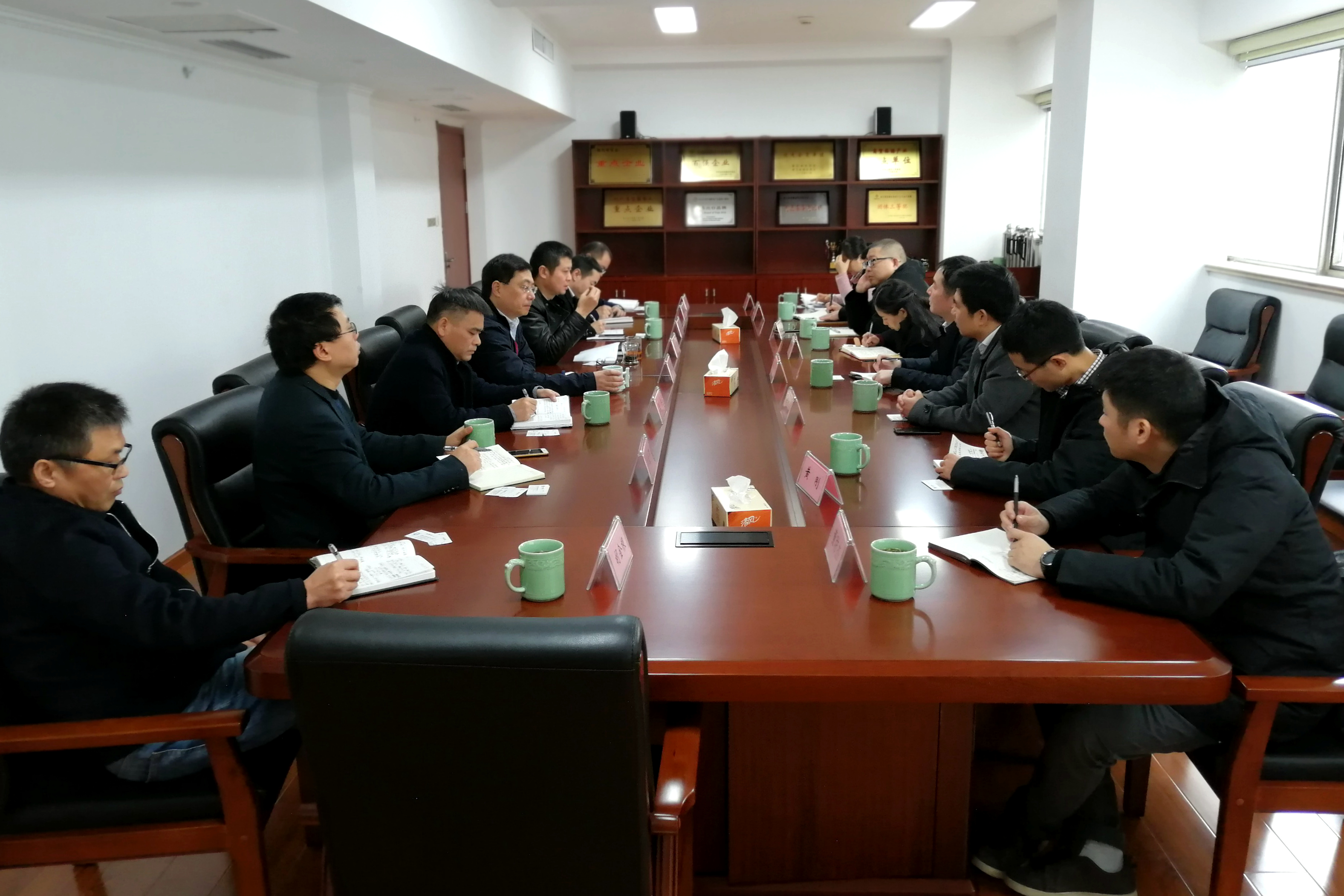 安吉县杜尉栋副县长一行到访开云（中国）商议茶苗扶贫事宜