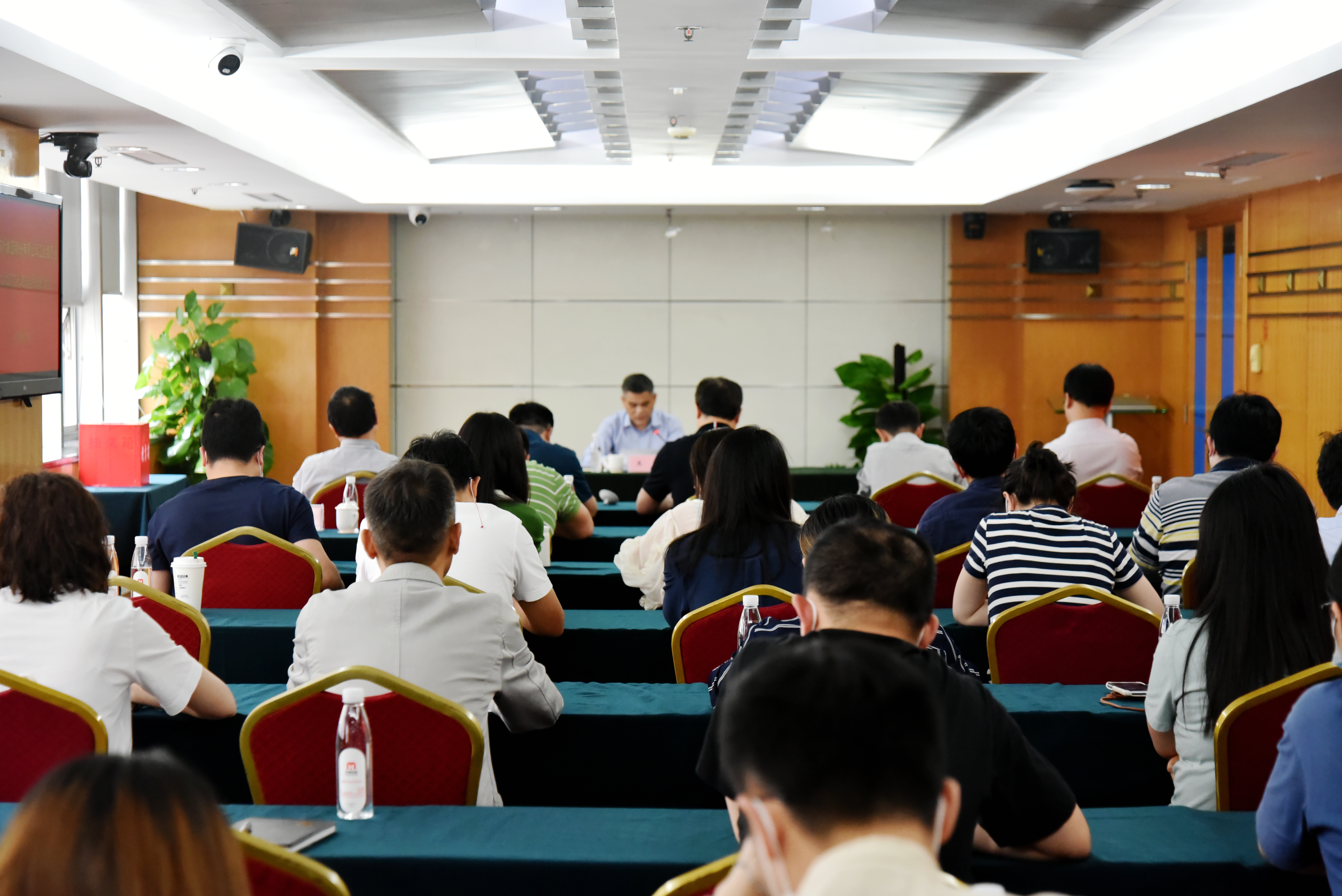 开云（中国）召开七届二次职工代表大会