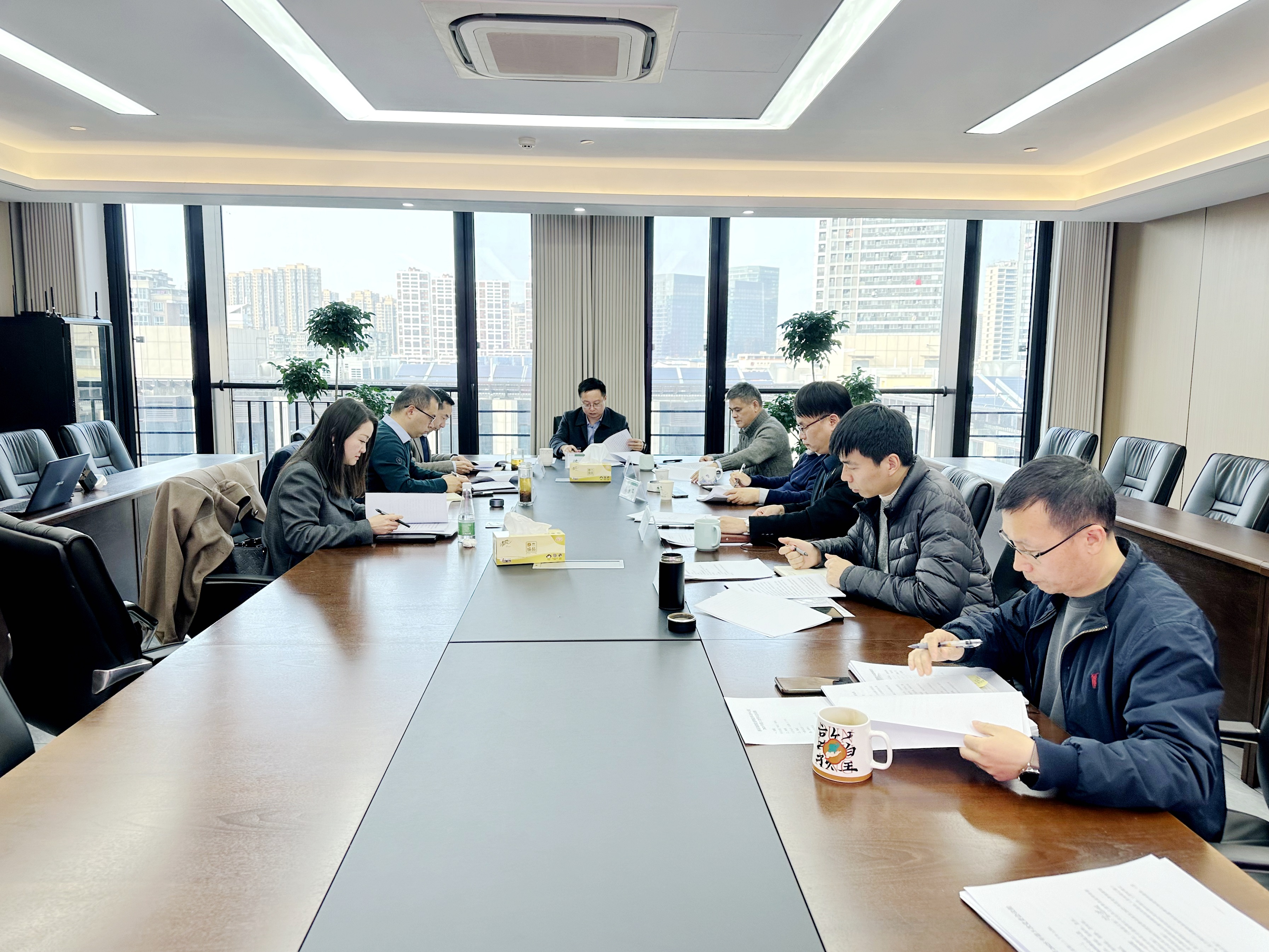 开云（中国）党委理论学习中心组专题学习全国“两会”精神