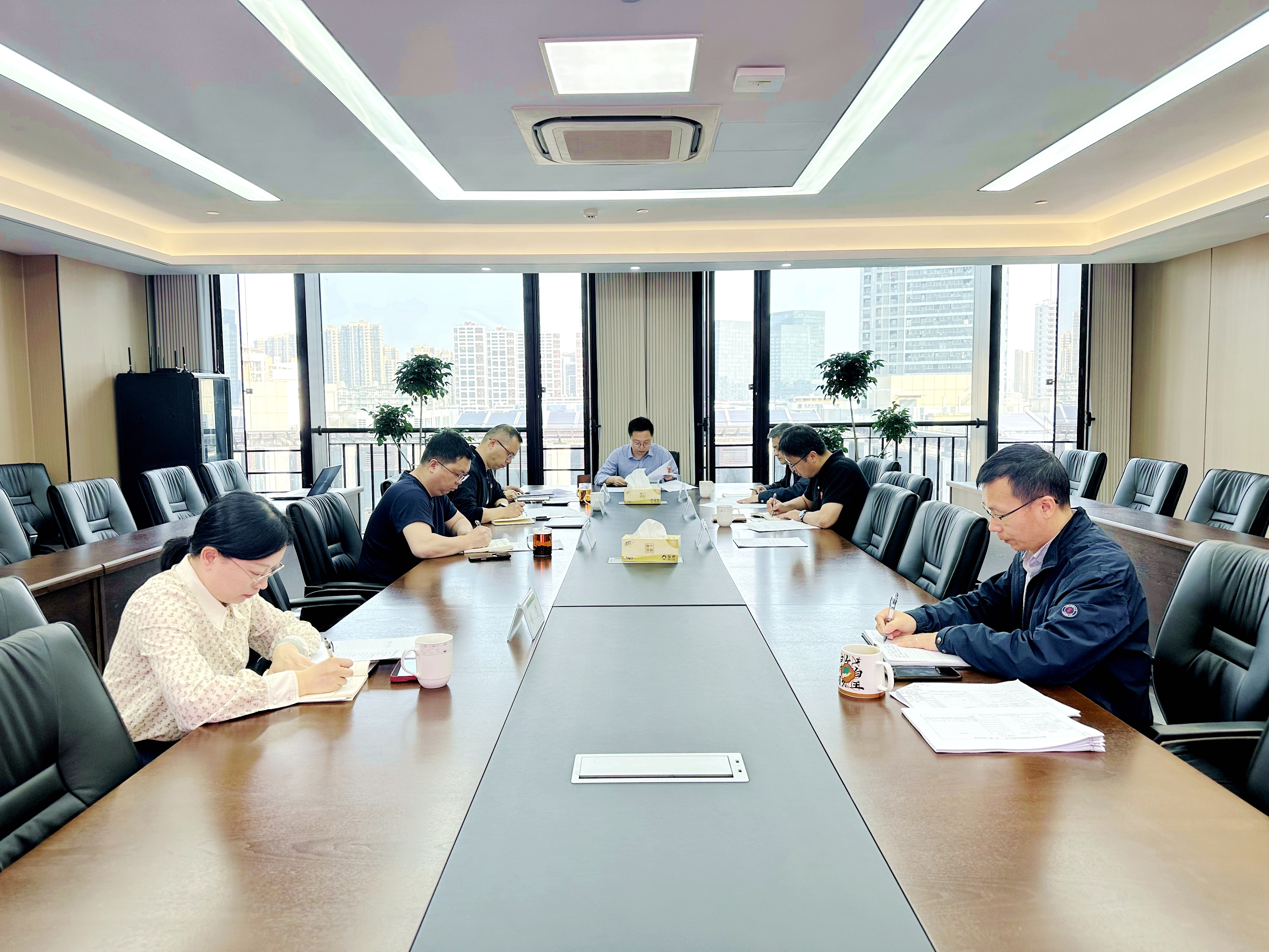 开云（中国）党委部署开展深入贯彻中央八项规定精神学习教育工作